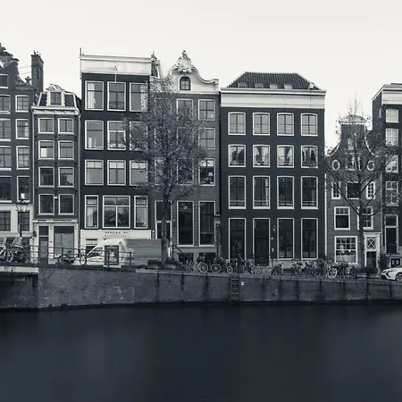 18th Century Groundfloor Canal House With Patio/garden Апартаменты Амстердам